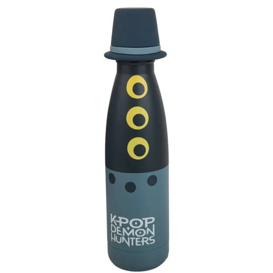 K-Pop Demon Hunters Sussie water bottle front view showing black and white magpie plumage design and Korean Gat Hat screw-on cap