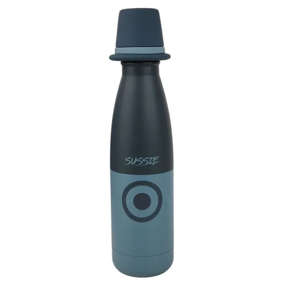 K-Pop Demon Hunters Sussie water bottle front view showing black and white magpie plumage design and Korean Gat Hat screw-on cap