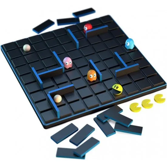 The box art for the Quoridor: PAC-MAN board game, showing wooden pawns of PAC-MAN and the ghosts on a wooden maze board.