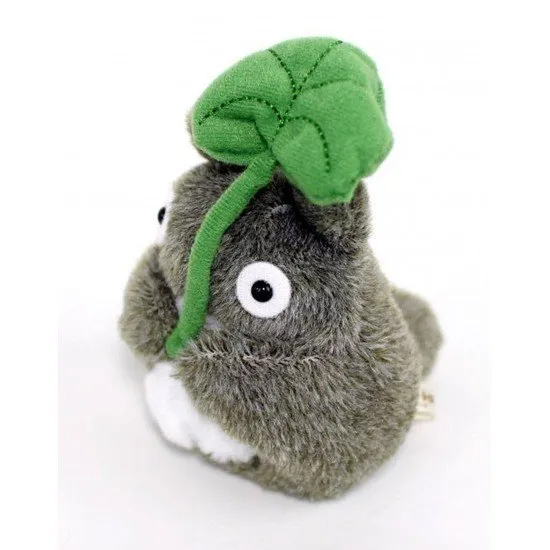 My Neighbor Totoro Plush with Leaf Sun Arrow Studio Ghibli 13cm My Neighbor Totoro Plush with Leaf Figure, showing the grey Totoro character holding a green leaf