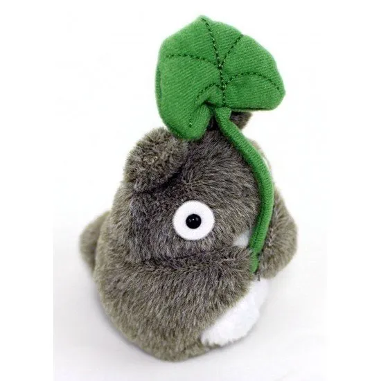 My Neighbor Totoro Plush with Leaf Sun Arrow Studio Ghibli 13cm My Neighbor Totoro Plush with Leaf Figure, showing the grey Totoro character holding a green leaf
